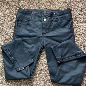 Studio F black leather pants for woman